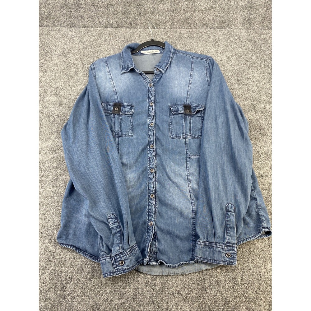 Maurices Denim Button Down Shirt Womens 0 Light Wash Blue Long Sleeve Pockets